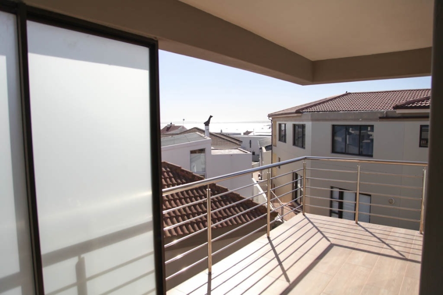 4 Bedroom Property for Sale in Calypso Beach Western Cape